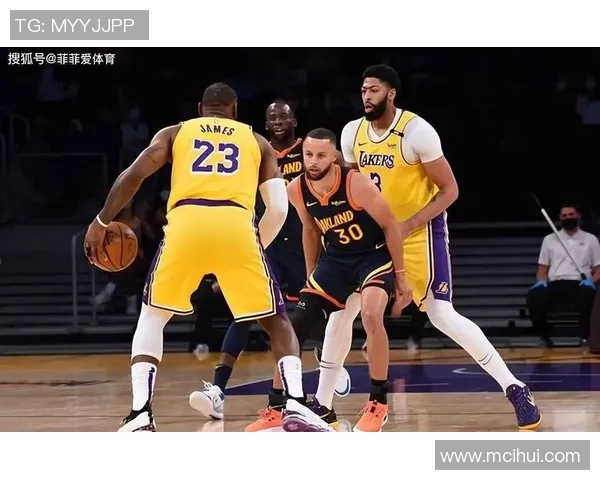 詹姆斯在湖人对勇士比赛中的精彩数据表现分析与解读