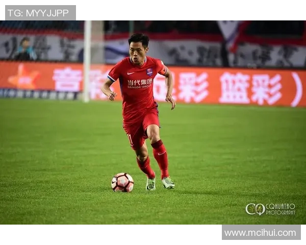 重庆当代力帆迎战江苏球队全力争胜展现足球魅力与激情对决