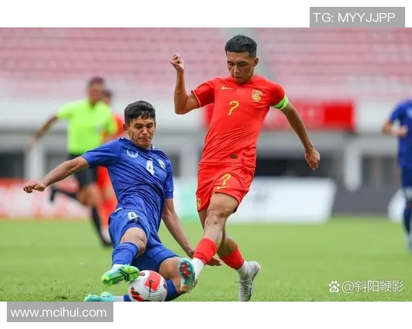 亚青赛精彩对决中国队迎战乌兹别克斯坦队全力争胜